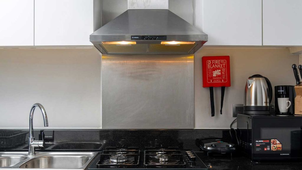 Ưu điểm và nhược điểm của máy hút mùi